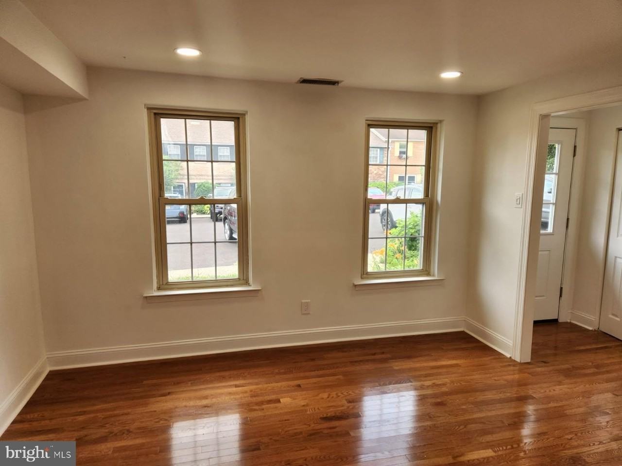 7 Constitution Ave - Photo 2 of 31