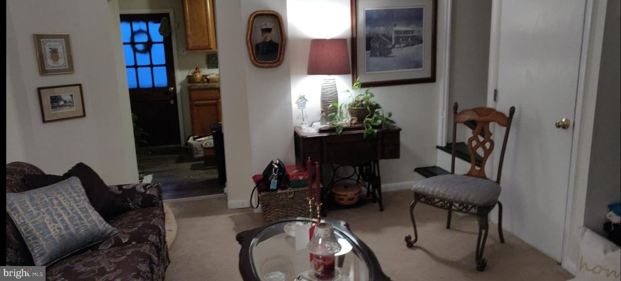 128 W High St - Photo 2 of 6