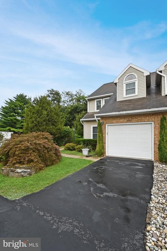 307 Jonathan Ct - Photo 2 of 25