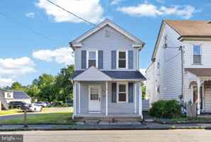featured image of 1219 E Philadelphia Ave
