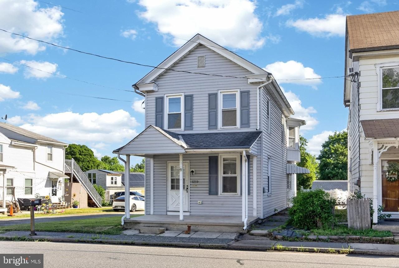 1219 E Philadelphia Ave - Photo 2 of 25