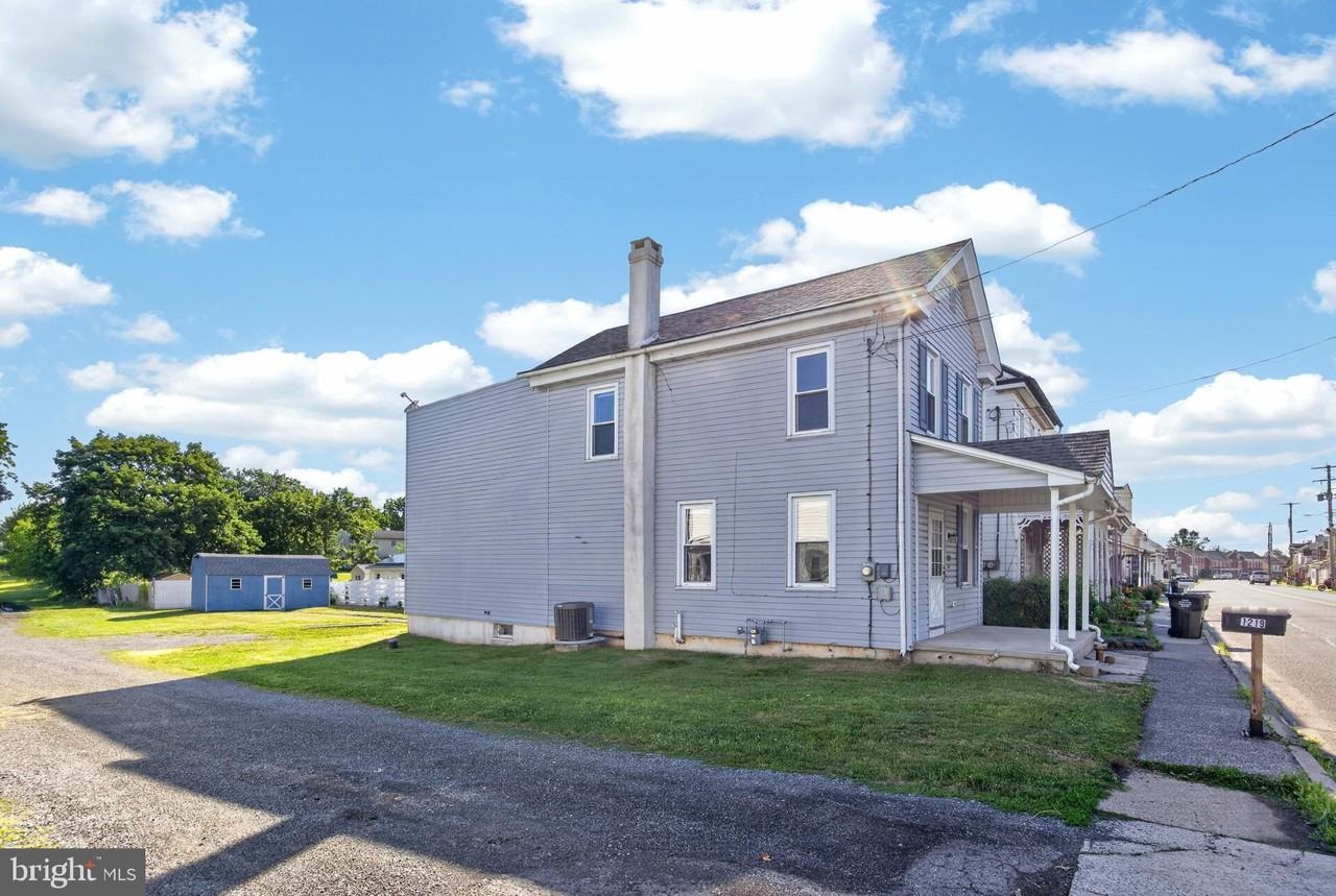 1219 E Philadelphia Ave - Photo 3 of 25