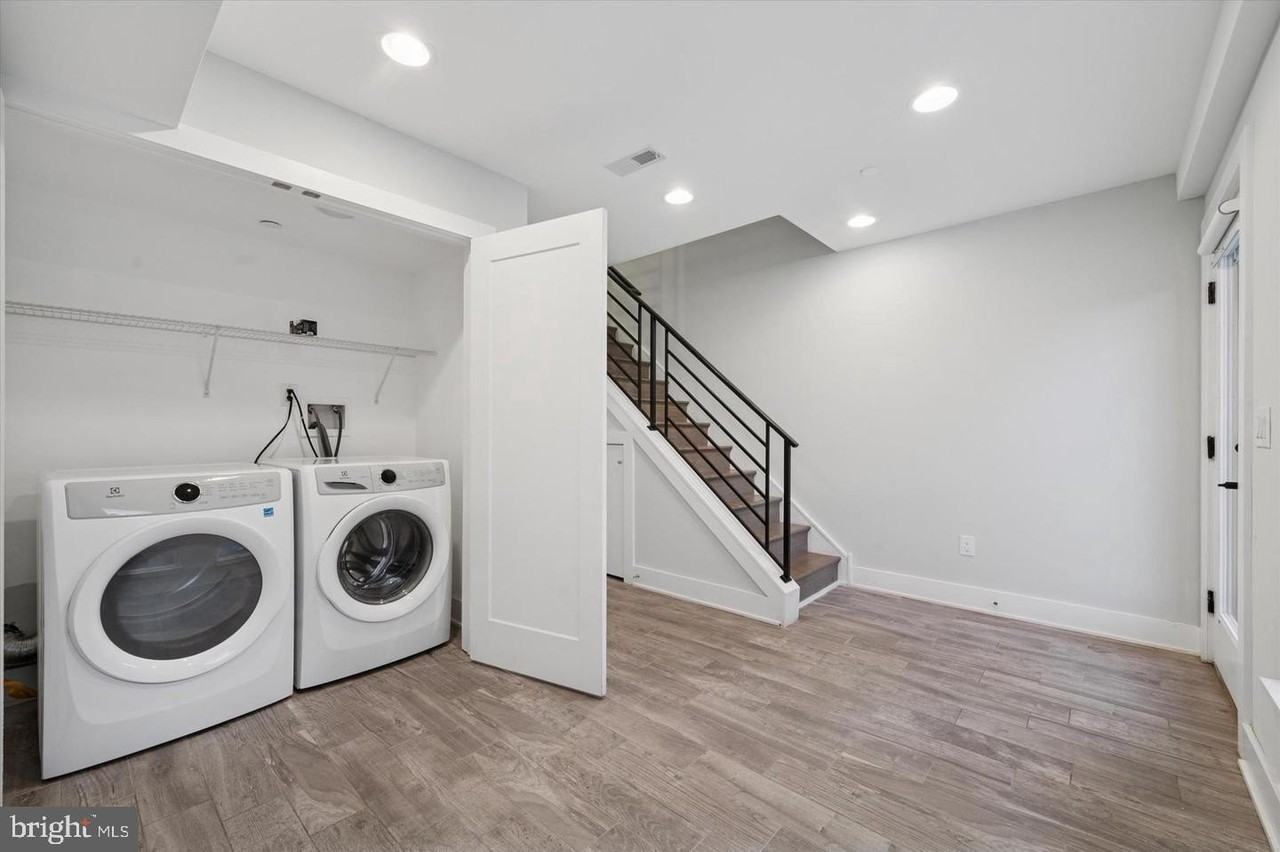 192 W Oxford St - Photo 2 of 15