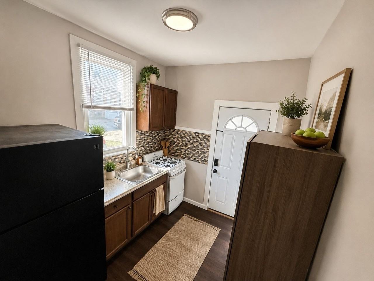 6402 Oxford Ave - Photo 3 of 10