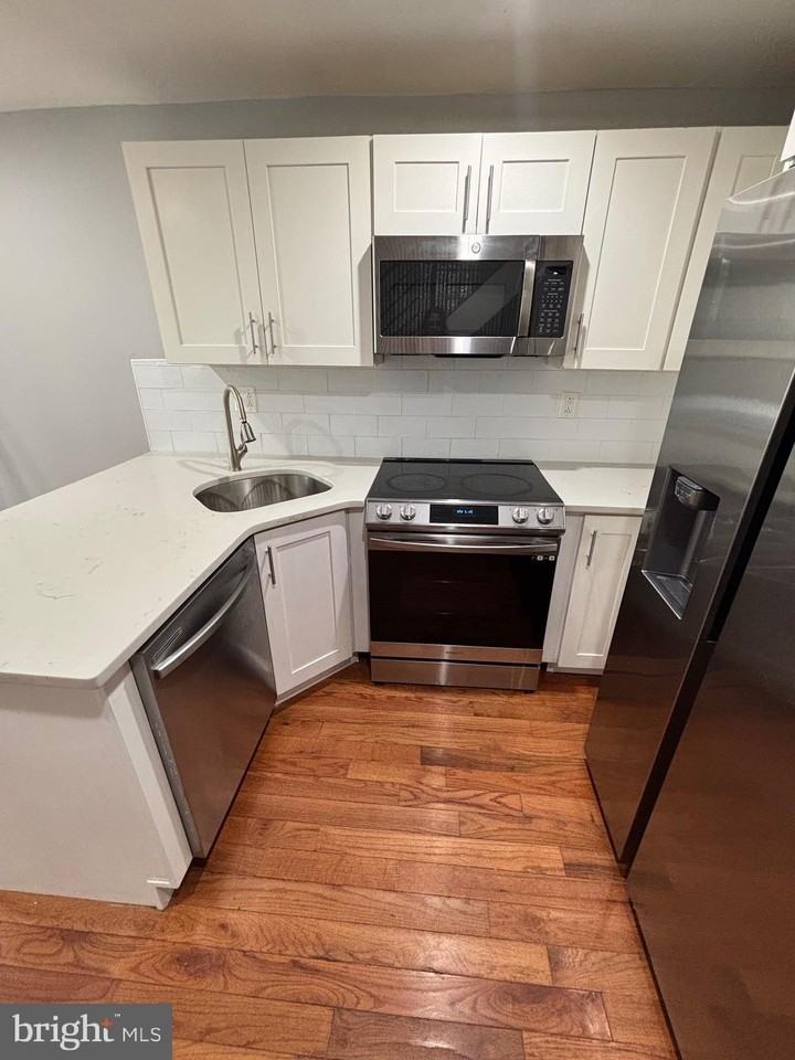 2231 Fernon St - Photo 3 of 26