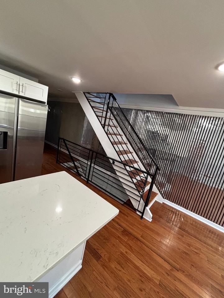 2231 Fernon St - Photo 6 of 26