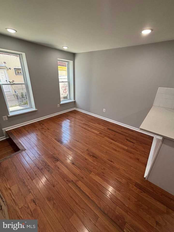 2231 Fernon St - Photo 7 of 26