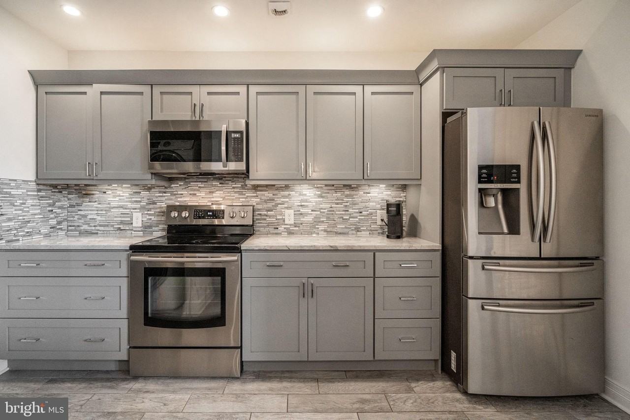 160018 Arch St #605 - Photo 3 of 26