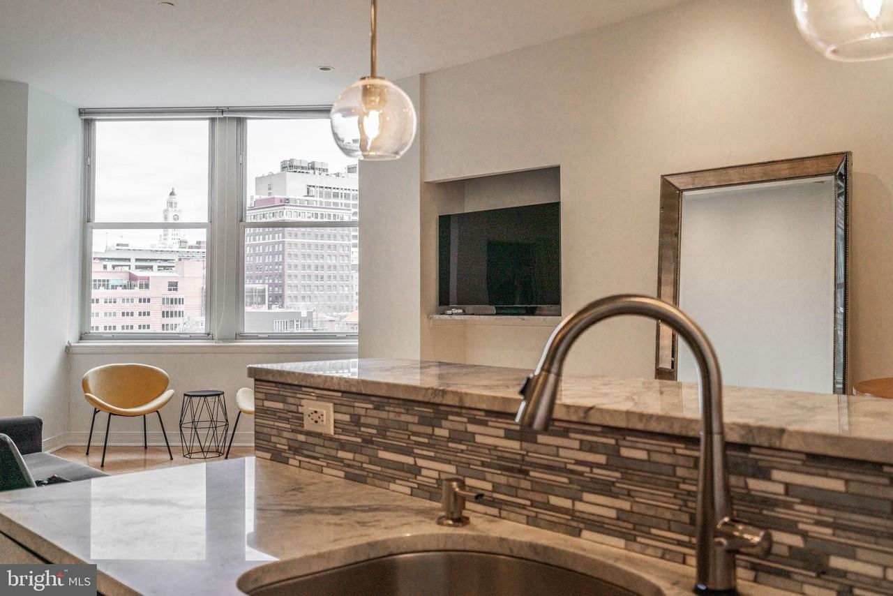 160018 Arch St #605 - Photo 4 of 26