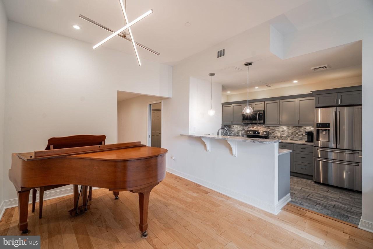 160018 Arch St #605 - Photo 6 of 26