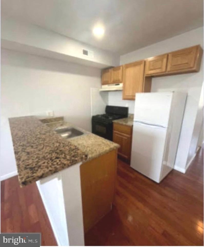 826 Washington Ave - Photo 2 of 8
