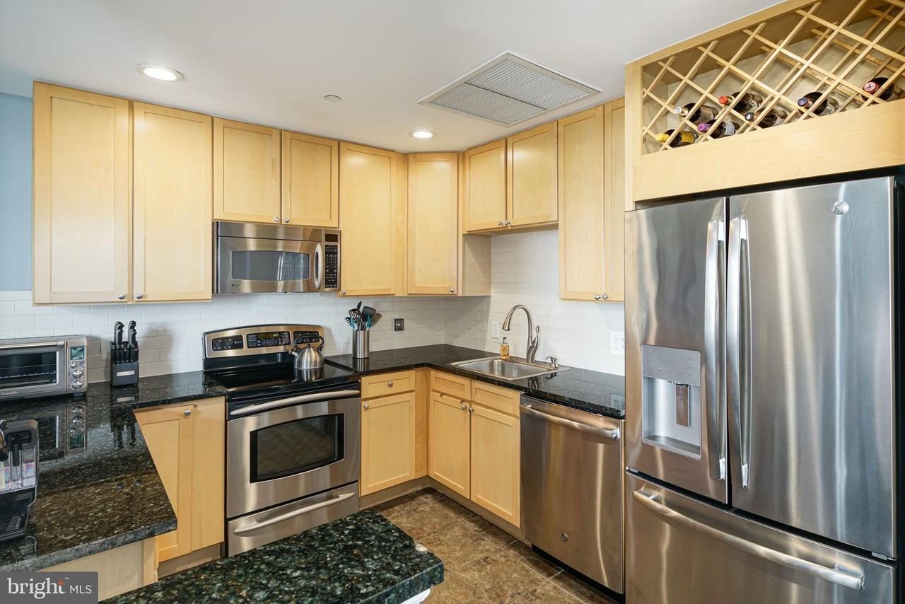 111 S 15th St #P306 - Photo 3 of 35
