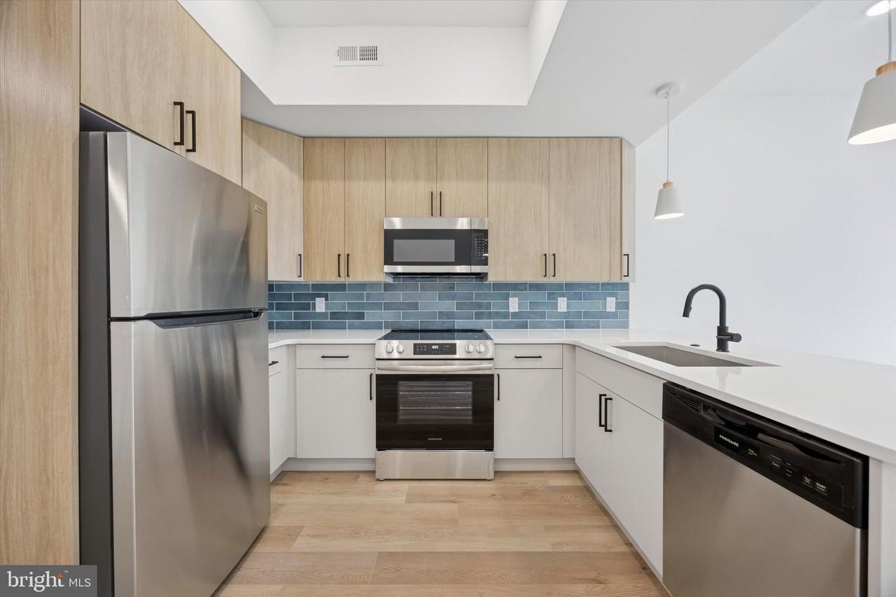 2020 Frankford Ave #306 - Photo 2 of 14