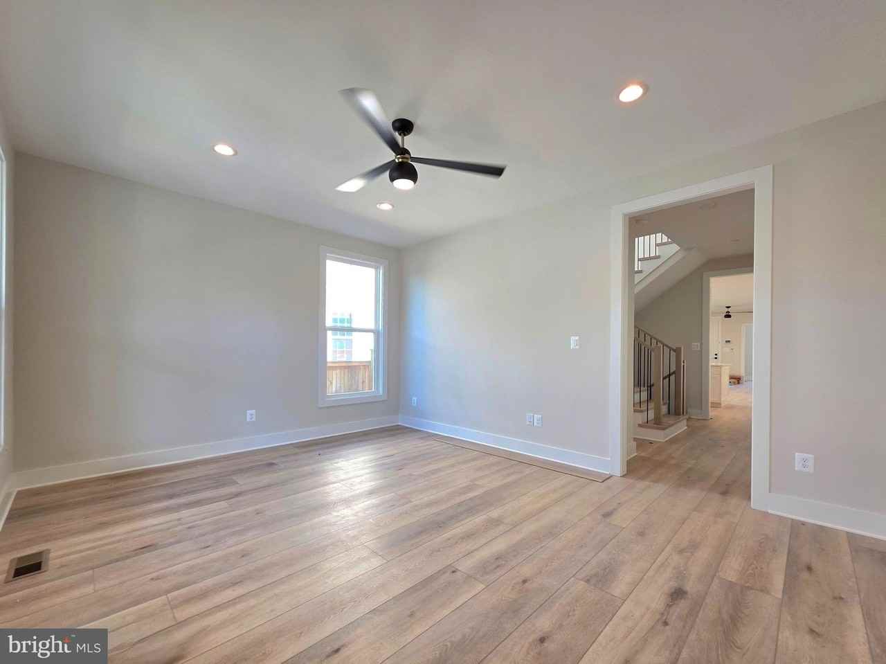 41 E Reed Ave - Photo 2 of 31