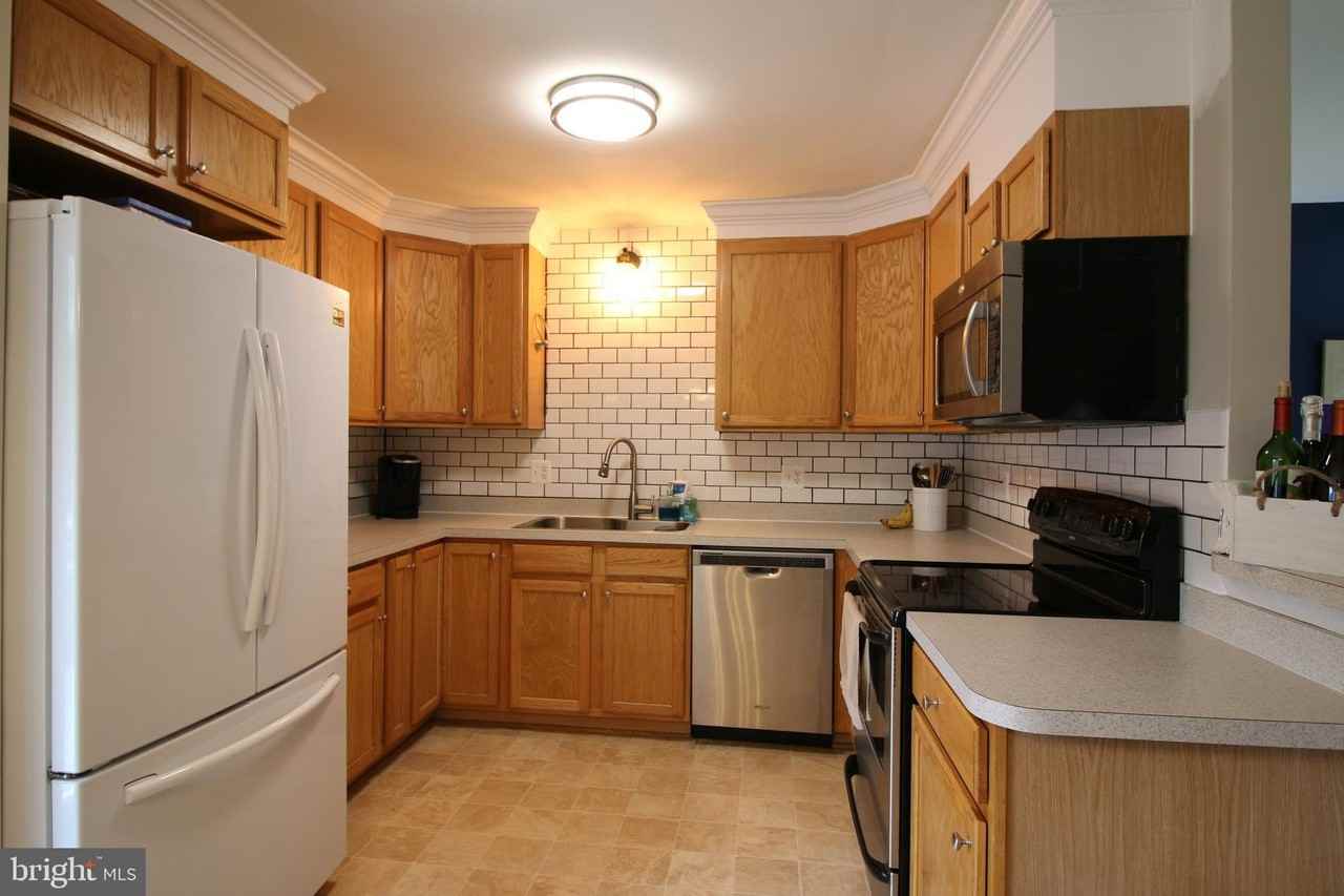 7224 Princess Anne Ct - Photo 7 of 22