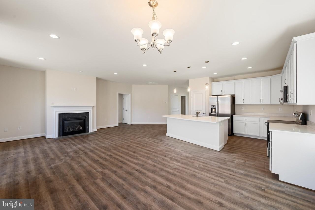 105 Amberfield Ct - Photo 4 of 25