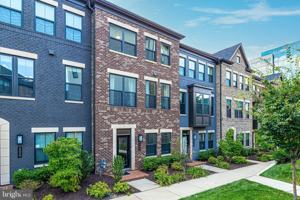 featured image of 2335 Water Promenade Ave