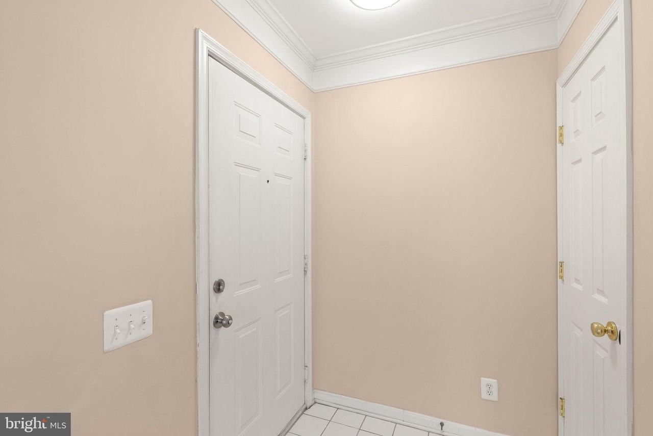 12739 Fair Crest Ct #301 - Photo 5 of 34