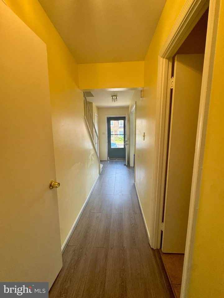 10216 Provincetown Ct - Photo 4 of 31