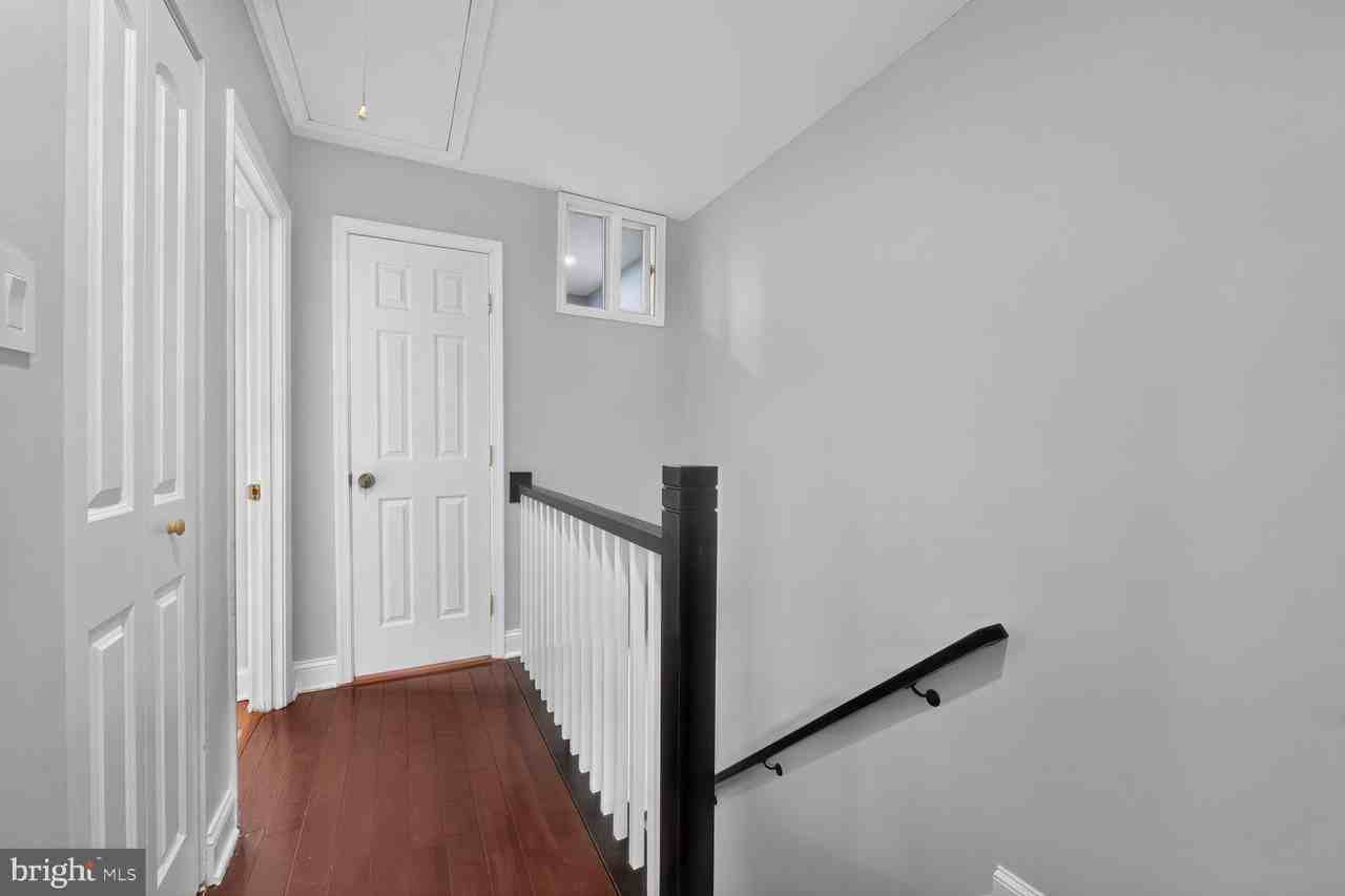 103 Saint Charles Sq - Photo 3 of 22