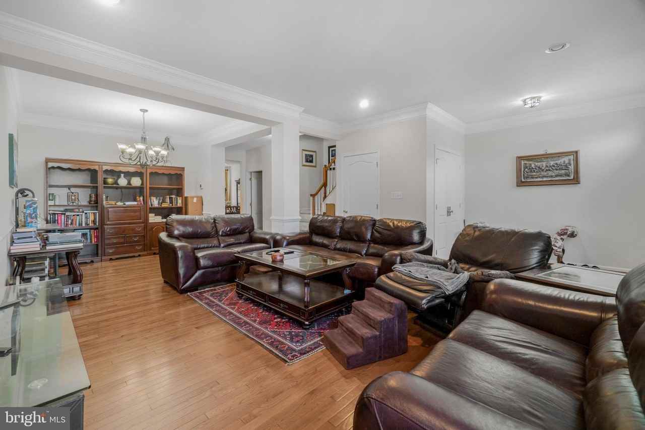 43729 Stoke Chapel Ter - Photo 7 of 33