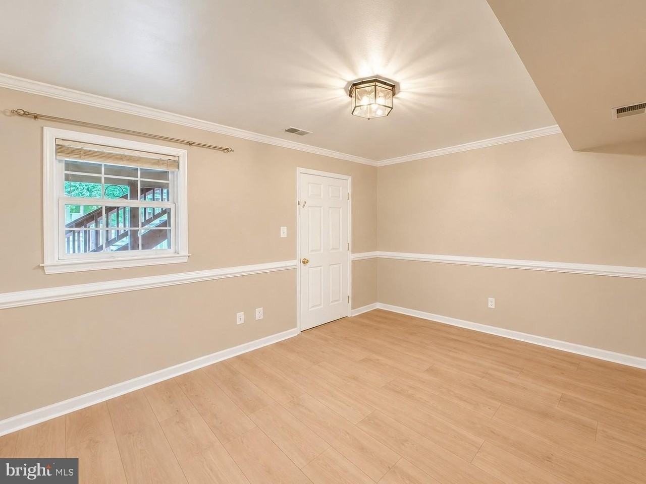 706 Vanderbilt Ter Se - Photo 3 of 8