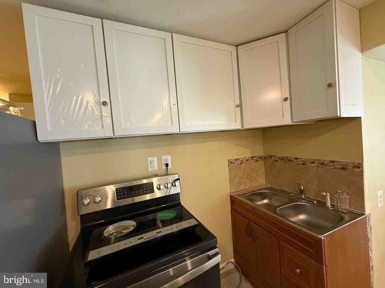 14696 Stratford Dr - Photo 5 of 15