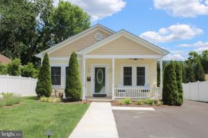 featured image of 335 S Commerce St