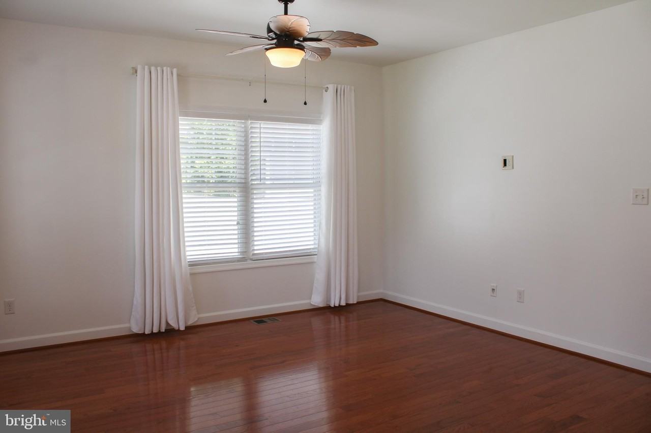 335 S Commerce St - Photo 6 of 36