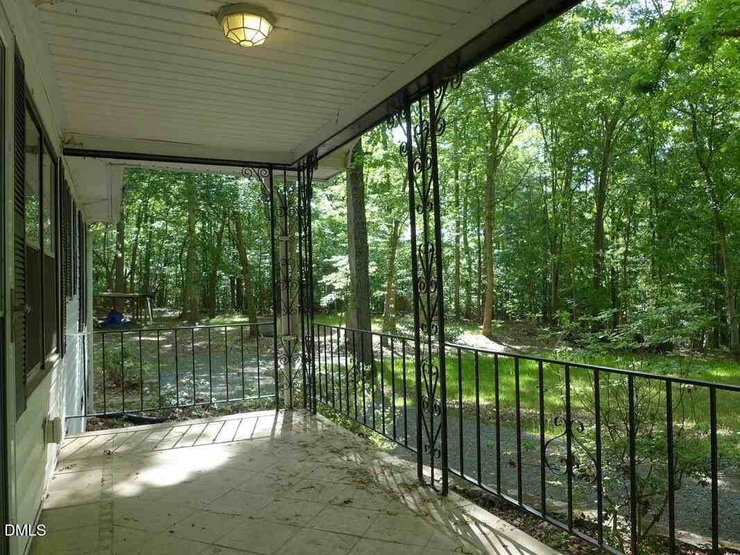 840 Nathaniel Estate Ln - Photo 3 of 20