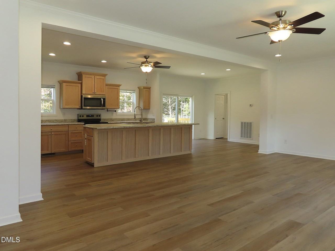 930 Ferguson Rd - Photo 4 of 30