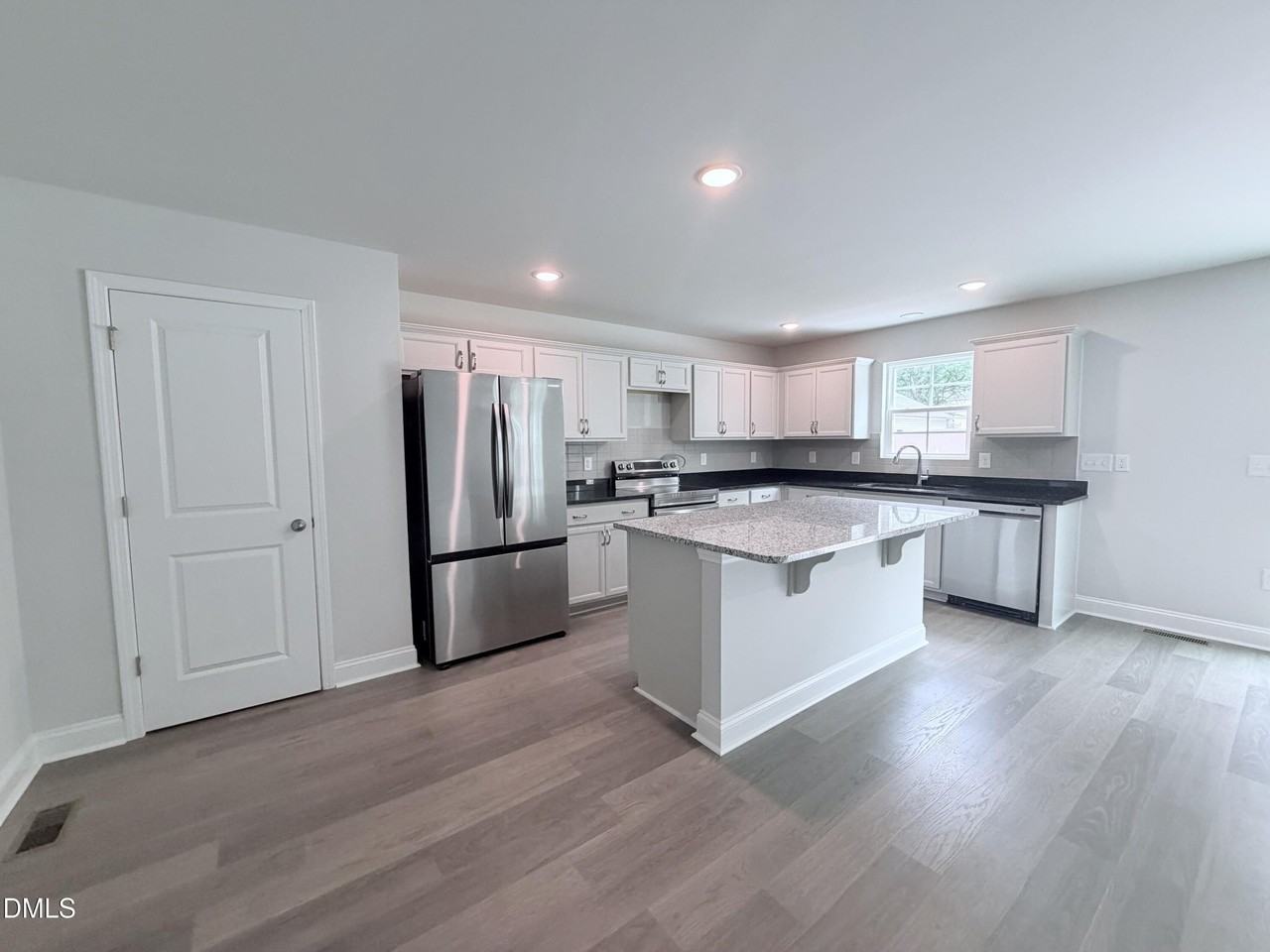 824 Roane St - Photo 3 of 16