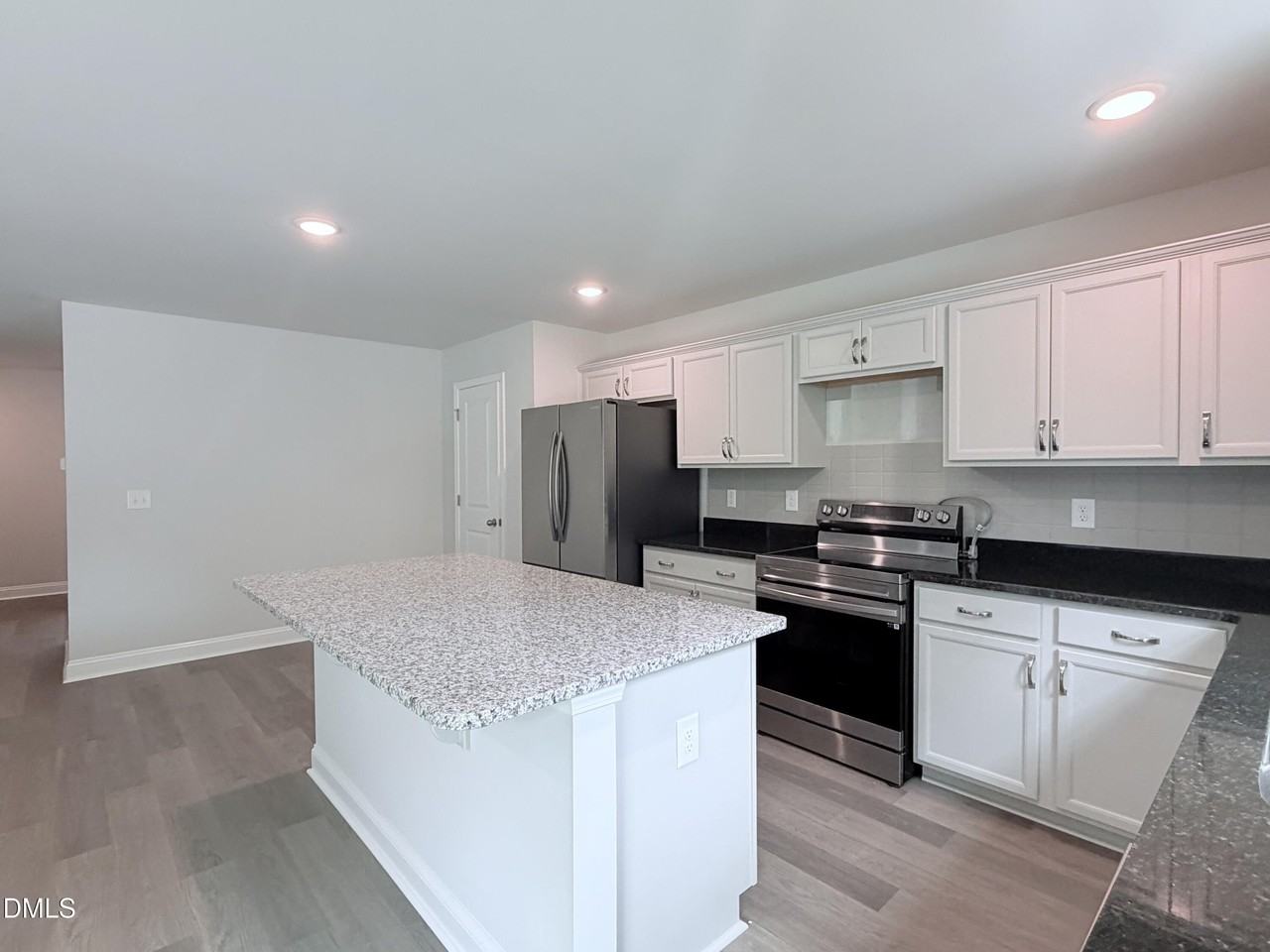 824 Roane St - Photo 4 of 16