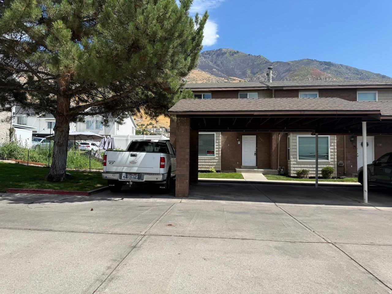 1381 S 1420 E - Photo 3 of 38