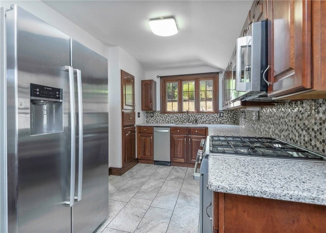 215 Brookside Blvd - Photo 6 of 22
