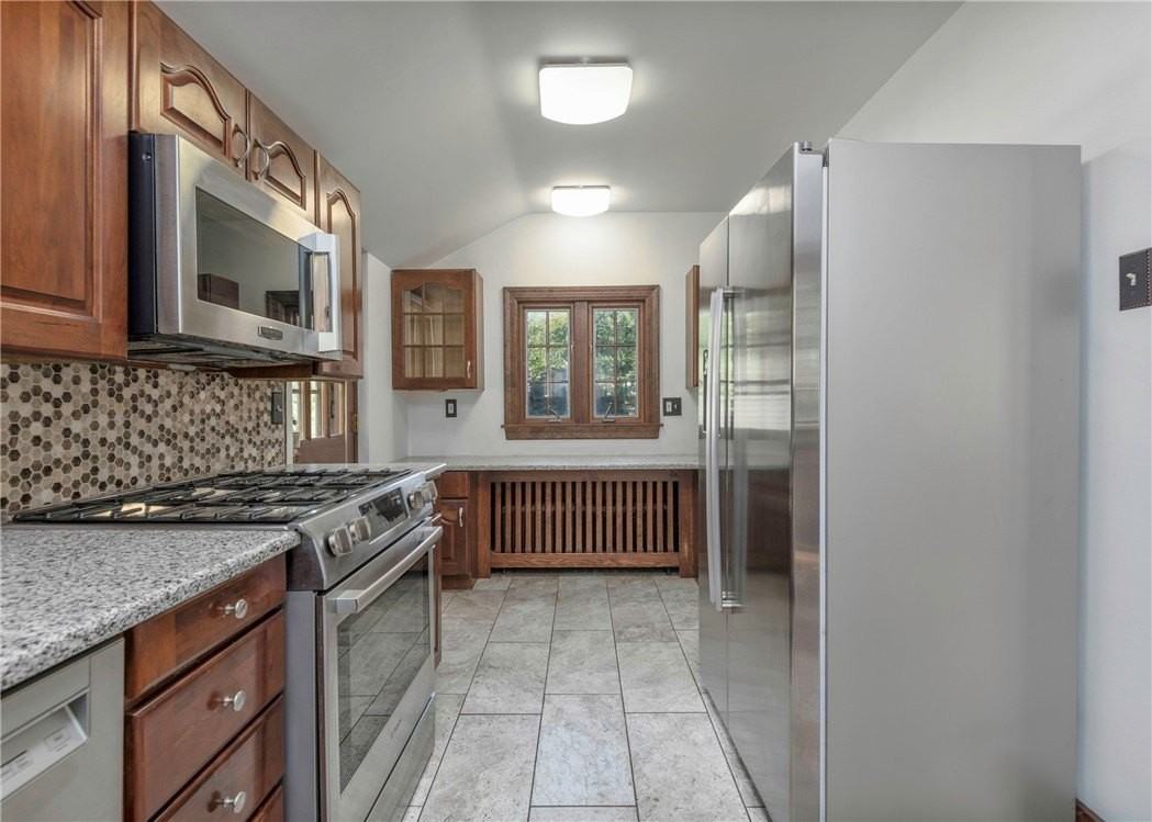 215 Brookside Blvd - Photo 7 of 22
