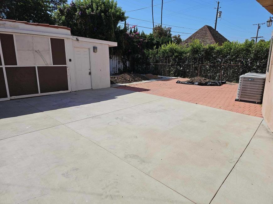 1119 S La Peer Dr - Photo 2 of 10