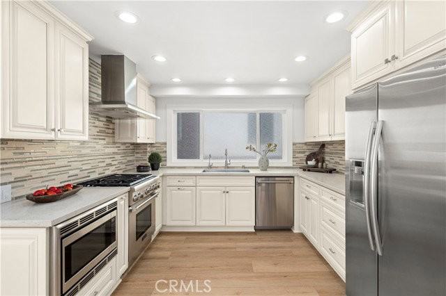 708 Iris Ave #A - Photo 4 of 5