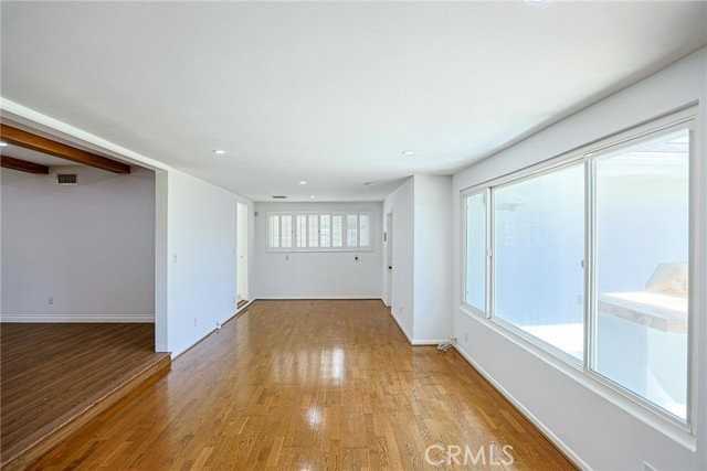 1200 W Rowan St - Photo 6 of 8