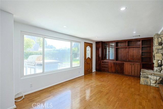 1200 W Rowan St - Photo 7 of 8