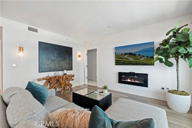 3141 Michelson Dr #907E - Photo 6 of 8