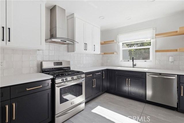 2311 Valencia St - Photo 6 of 6