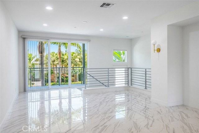 248 Rockefeller - Photo 4 of 8