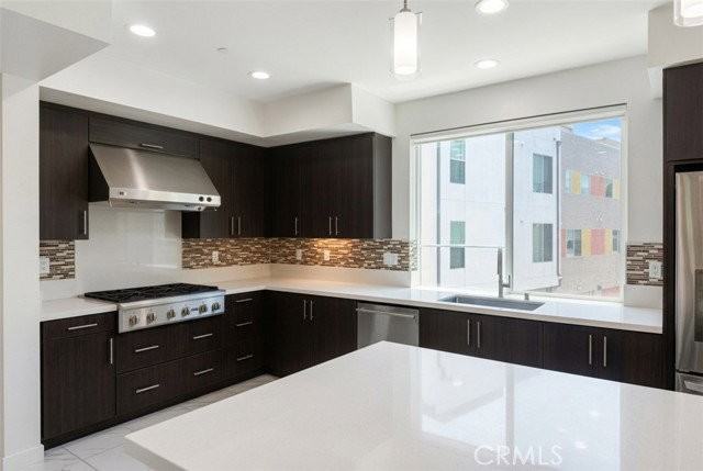 248 Rockefeller - Photo 7 of 8