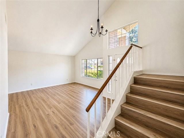 33 Wakefield - Photo 2 of 5