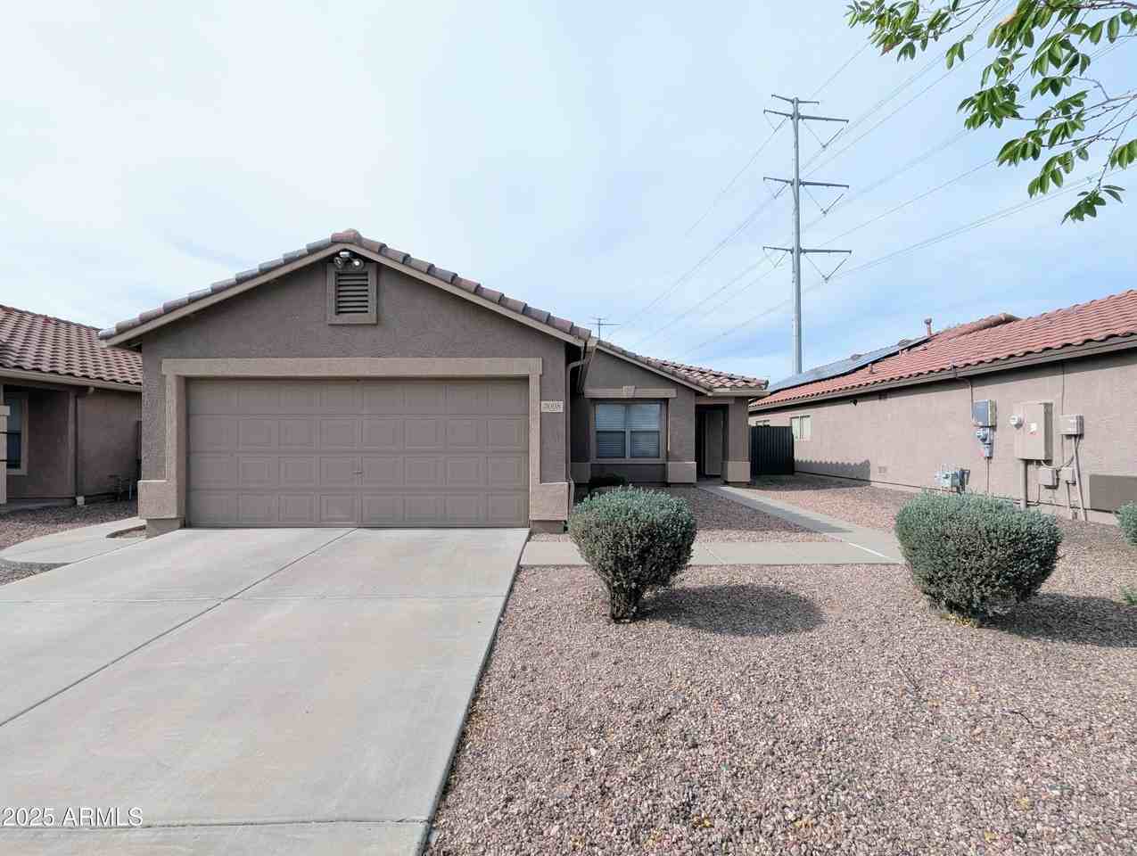 3008 W Running Deer Trl - Photo 2 of 50
