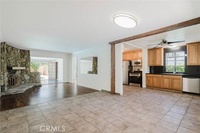 7114 Cantaloupe Ave - Photo 3 of 8