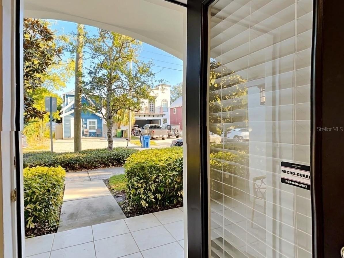407 S Oregon Ave - Photo 5 of 50