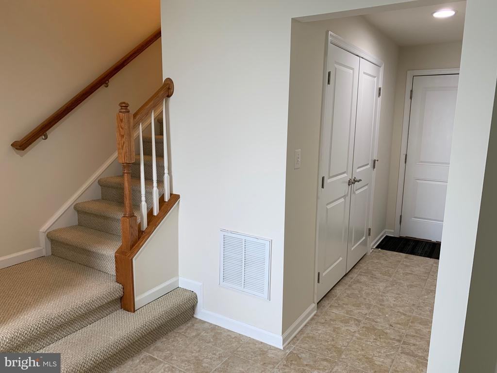 9022 Randolph Cir - Photo 3 of 22