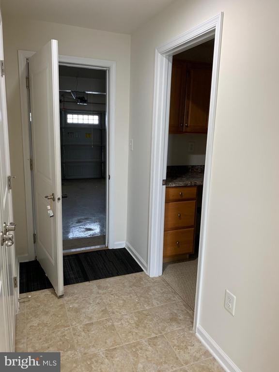 9022 Randolph Cir - Photo 4 of 22